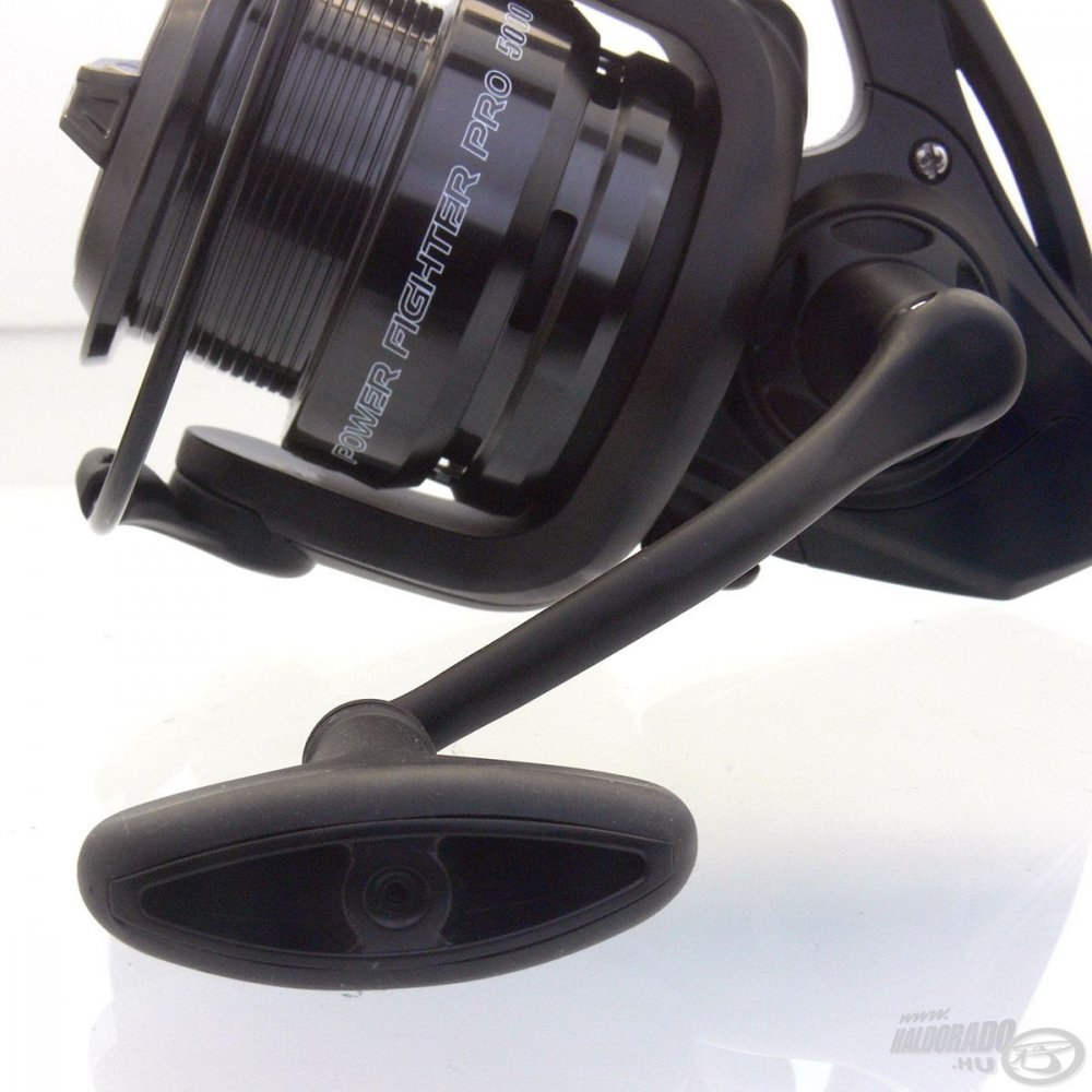 By Döme Team Feeder Power Fighter Pro 4000 navijak