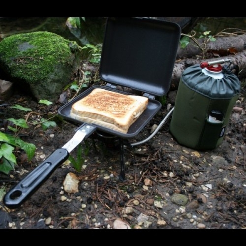NGT TOASTIE MAKER