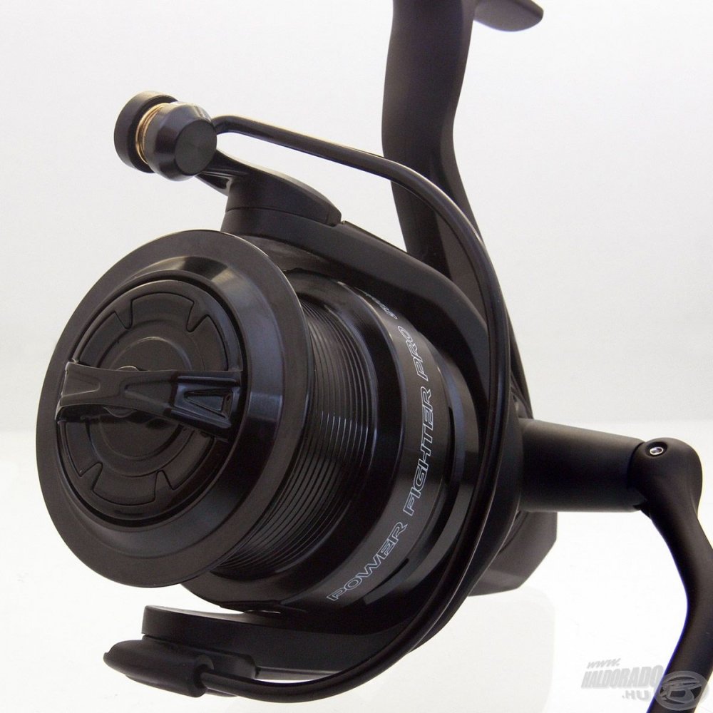 By Döme Team Feeder Power Fighter Pro 4000 navijak